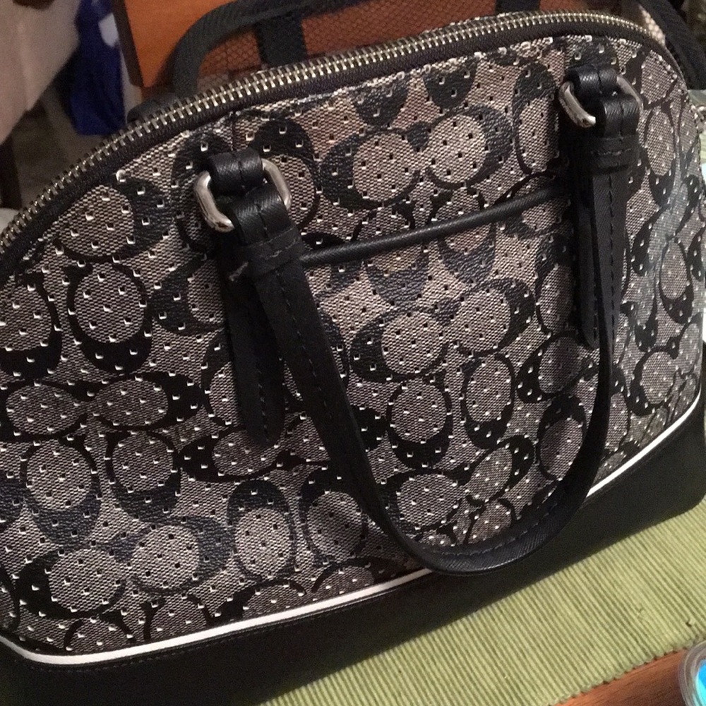 Coach handbag medium tote        Perforated design